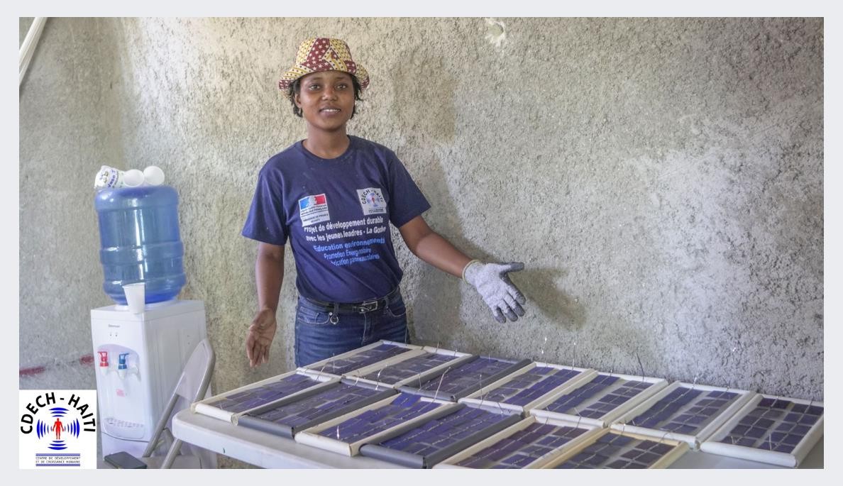 Atelier de fabrication de panneaux solaires